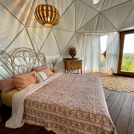 Golden Domes Hotel Cootharaba Exterior photo